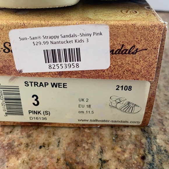 Adorable pink sandals - Picture 2 of 3